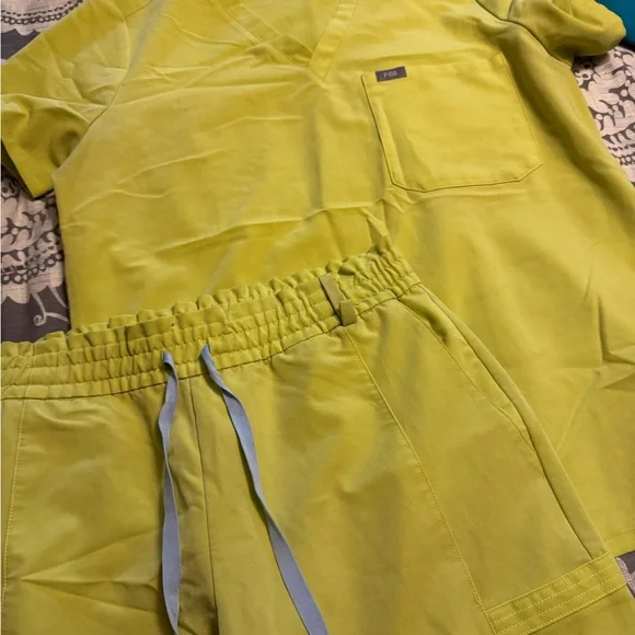 Figs Scrub Set Collection - Picture 2 of 9